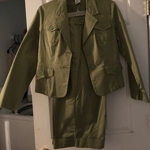 2- Piece Cropped Jacket & Cuffed Capris🌿🌴🍃