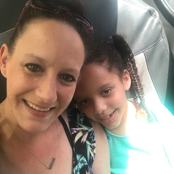 Meet your Posher, Melissa - Picture 3 of 4