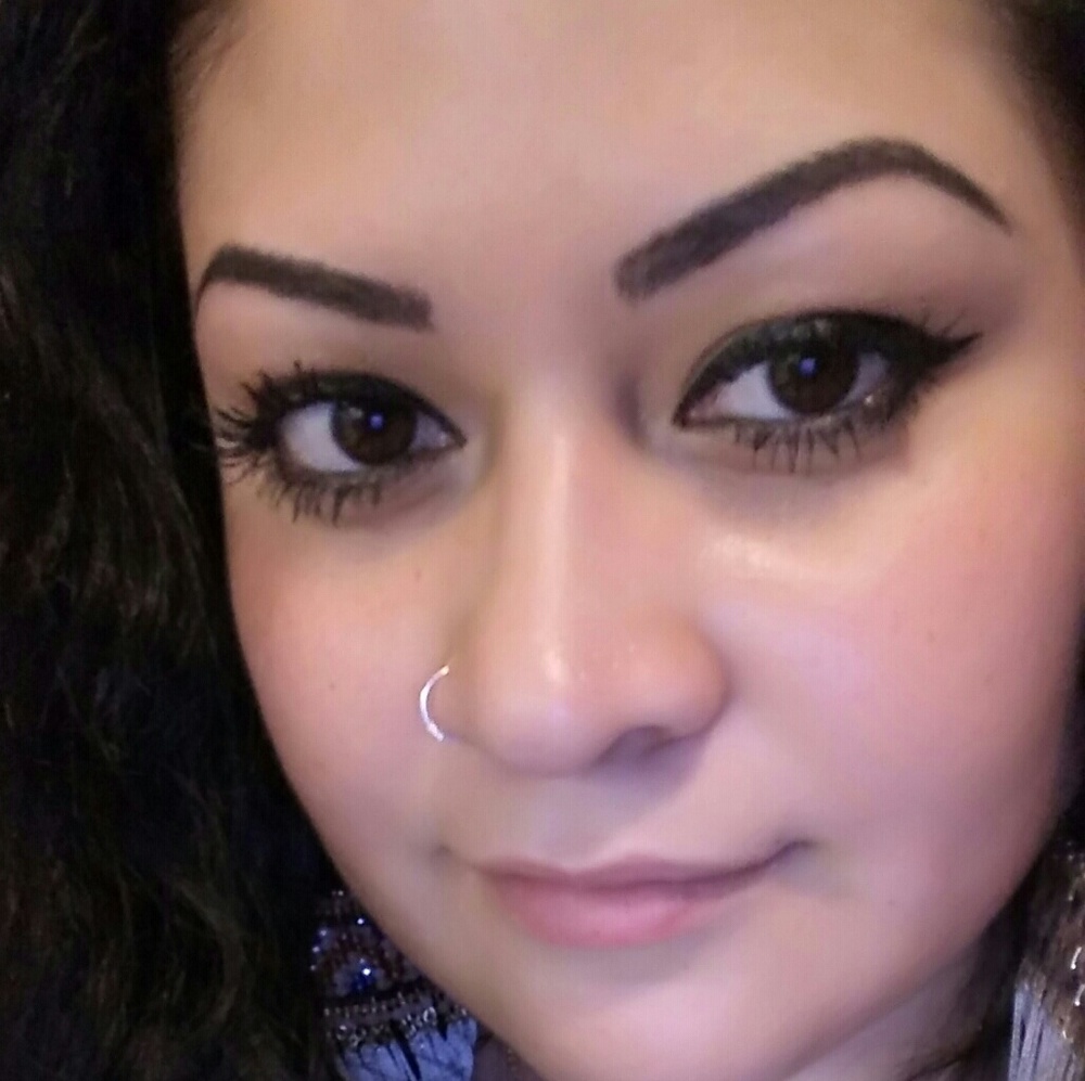 Meet your Posher, Evette
