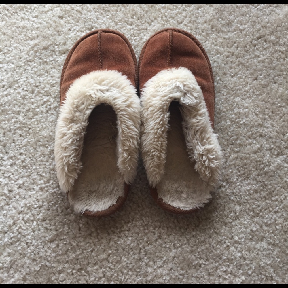 Merona suede and faux fur slippers