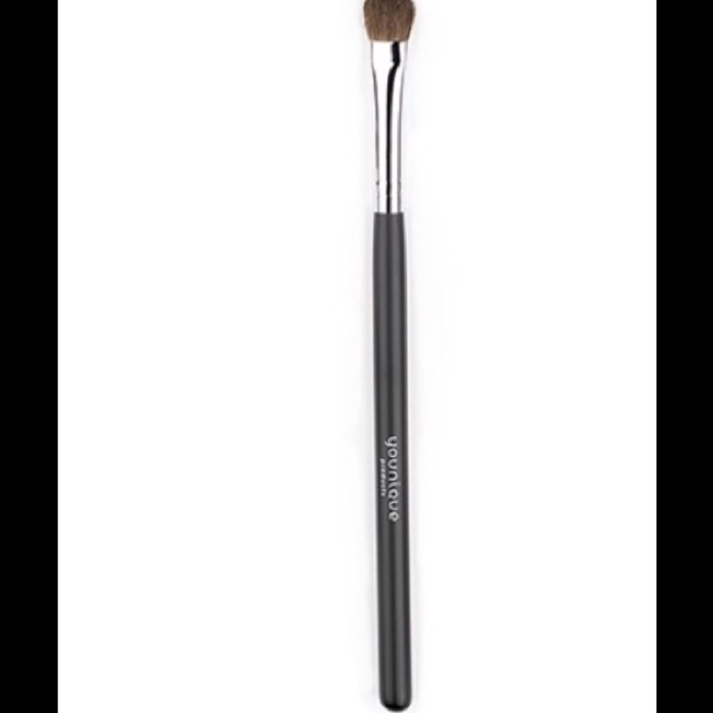 Younique deluxe brush
