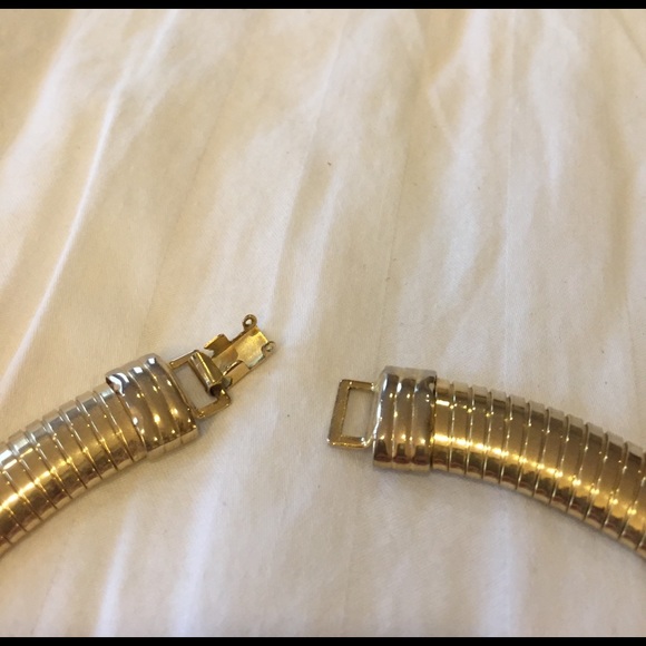 Gold and black collar necklace - Picture 3 of 6