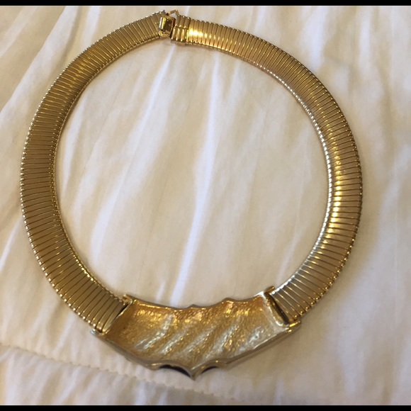 Gold and black collar necklace - Picture 5 of 6