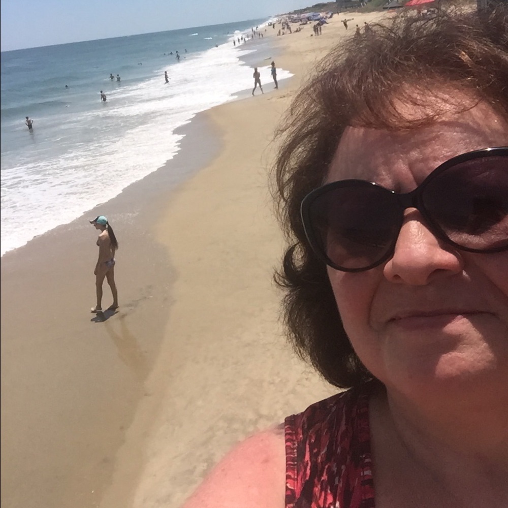 Meet your Posher, Brenda