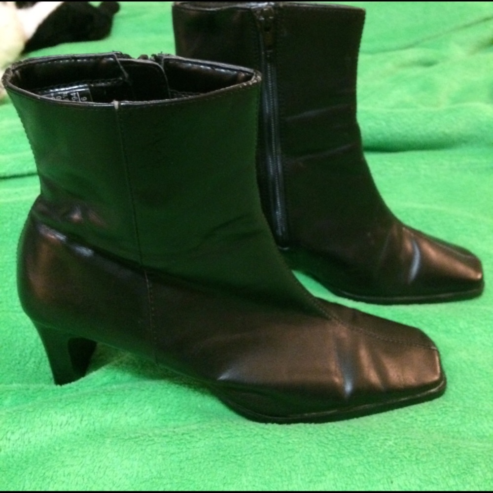 Predictions black boots