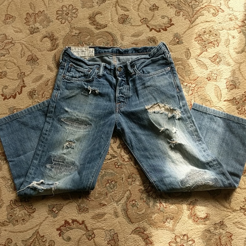 Sold privately Cute abercrombie distressed jeans