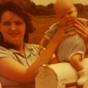 Meet your Posher, Debbie