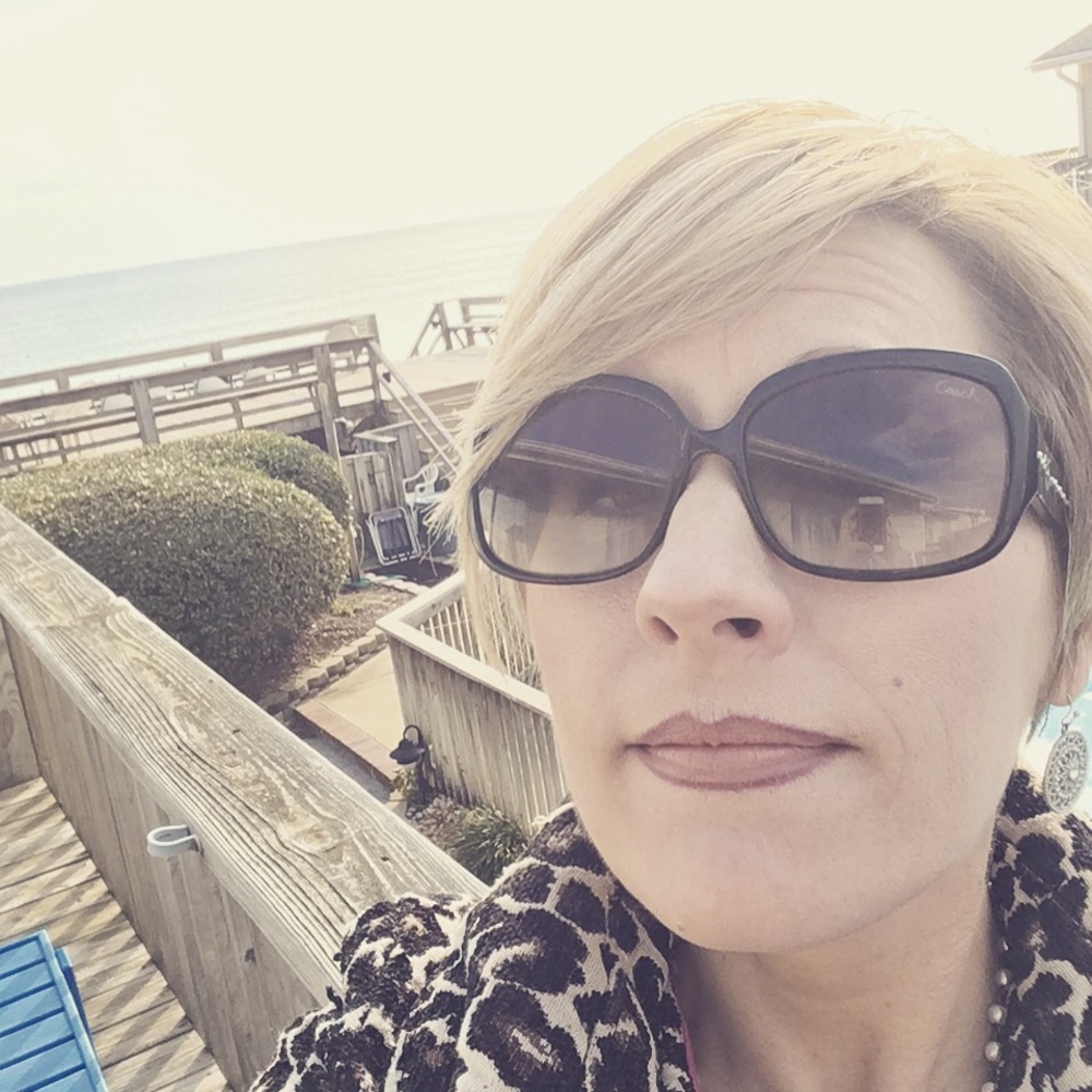 Meet your Posher, Laura