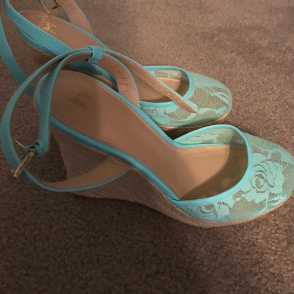 Shoes - Picture 2 of 2