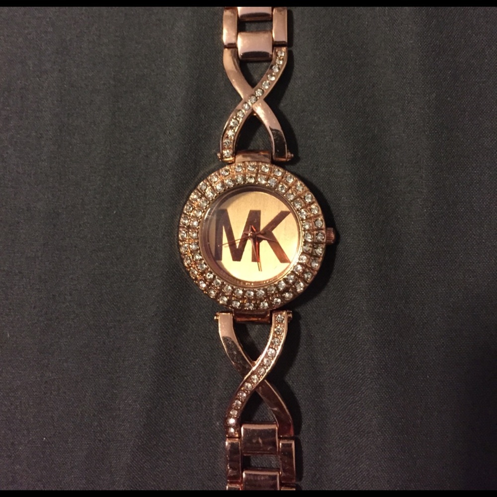 ✨ Michael Kors watch✨