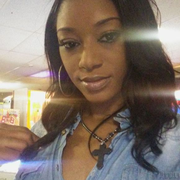 Meet your Posher, Rena - Picture 1 of 1