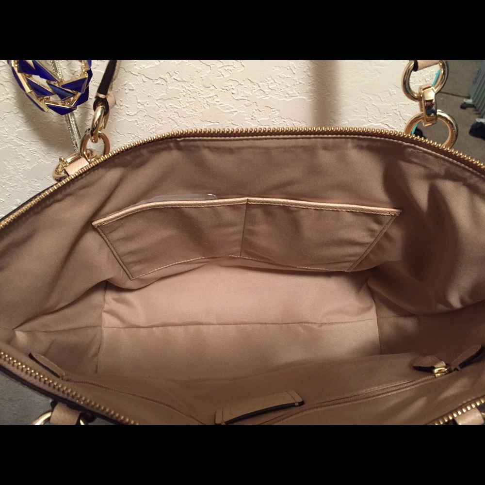 Coach Tote Bag - Picture 3 of 6