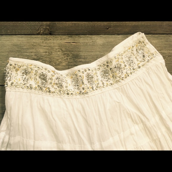 SOLD BCBG  White Maxi Skirt - Picture 3 of 3