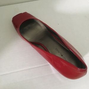 Red Bandolino Wedge Pumps