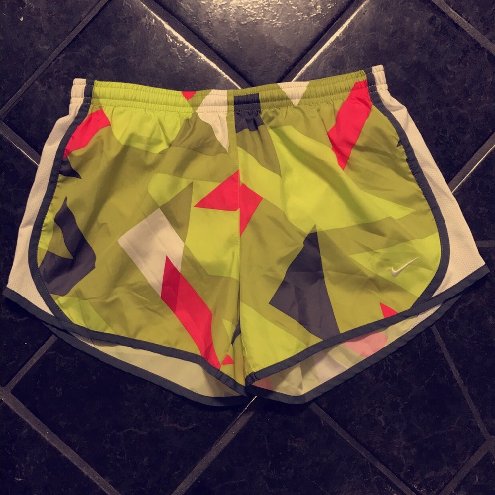 Nike dri fit shorts size large