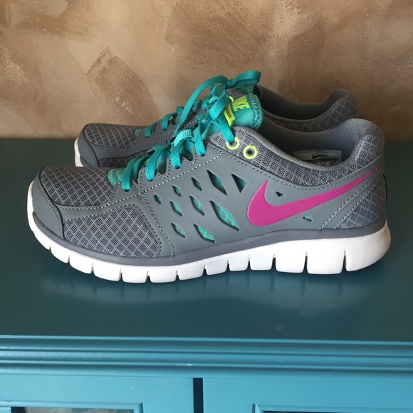 Nike Shoes - New Nike flex shoes!