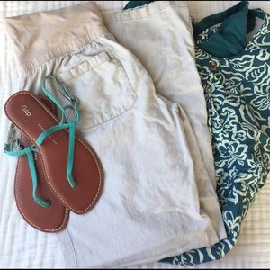 Old Navy khaki linen pants, size Medium