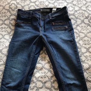 Zara  basic Z1975 denim. Brand New.
