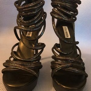Size 9 Steve Madden metallic heels