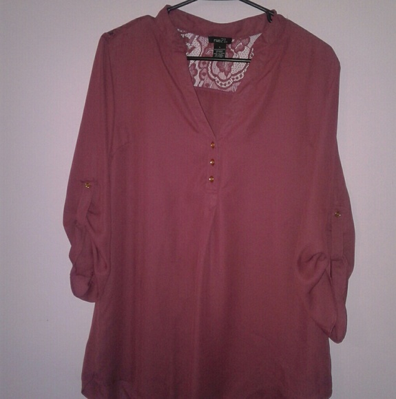 Burgundy blouse 🚫trades🚫 - Picture 1 of 4