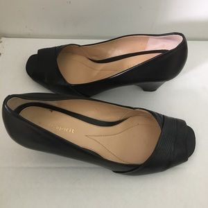Black Easy Spirit Heeled Pumps