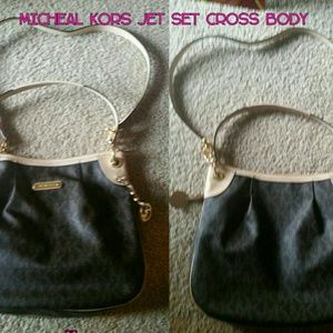 Micheal kors crossbody
