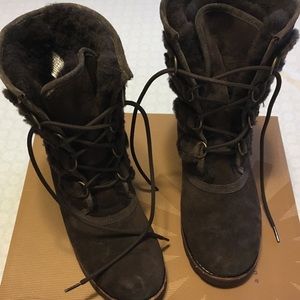 UGG Sheepskin Lined Boots "Rommy"