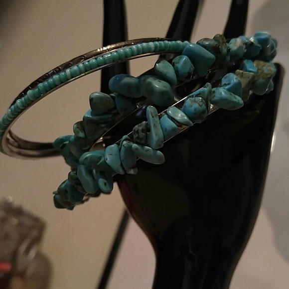 Turquoise bangle set. - Picture 2 of 2