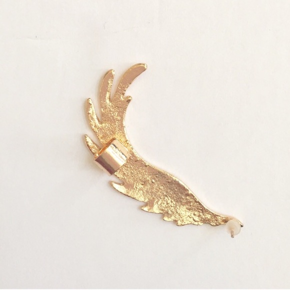 Stunning Angel Cuff Earring - Picture 4 of 5