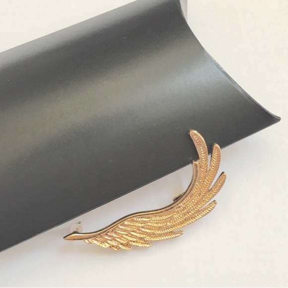 Stunning Angel Cuff Earring - Picture 5 of 5