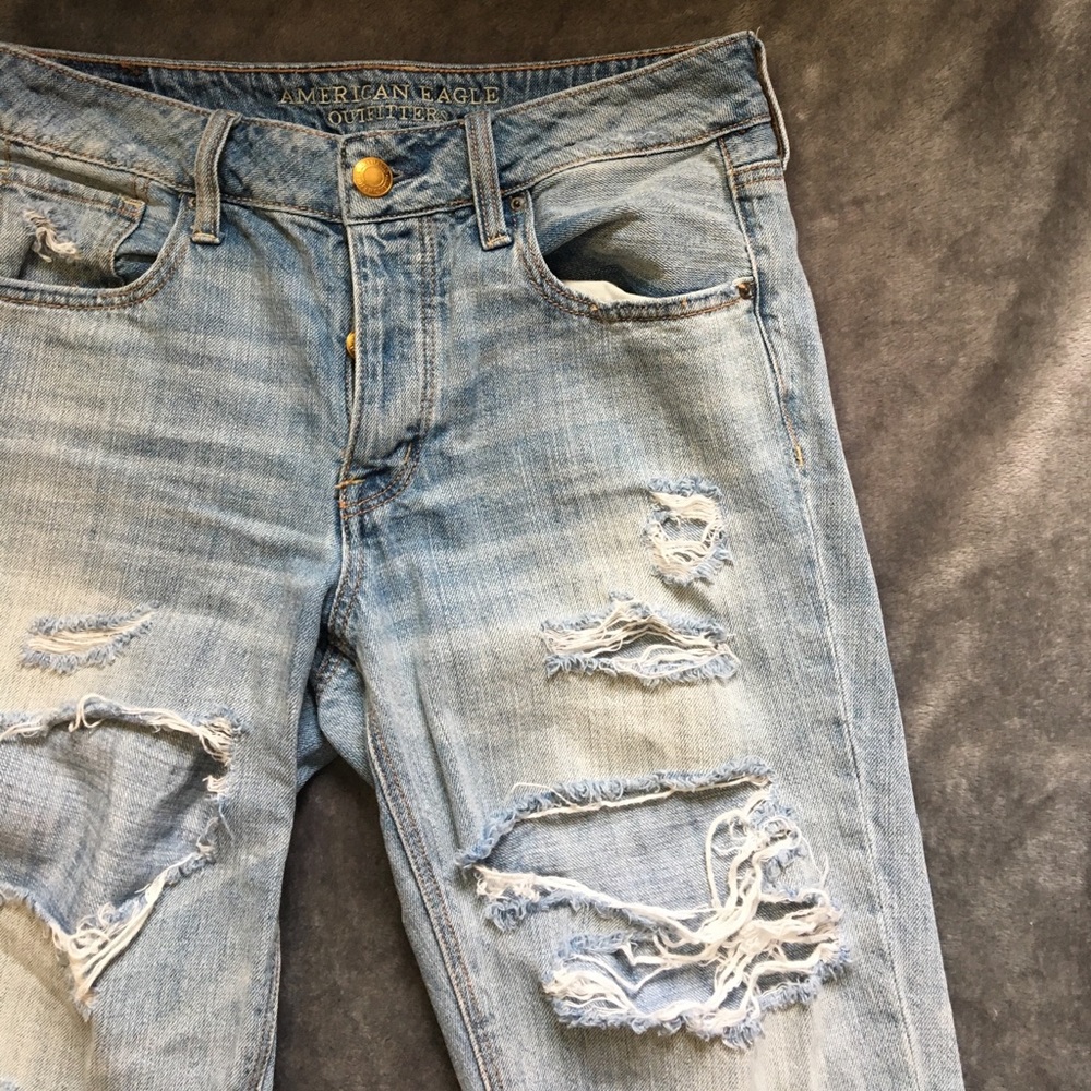 Ripped Tomgirl AMERICAN EAGLE jeans