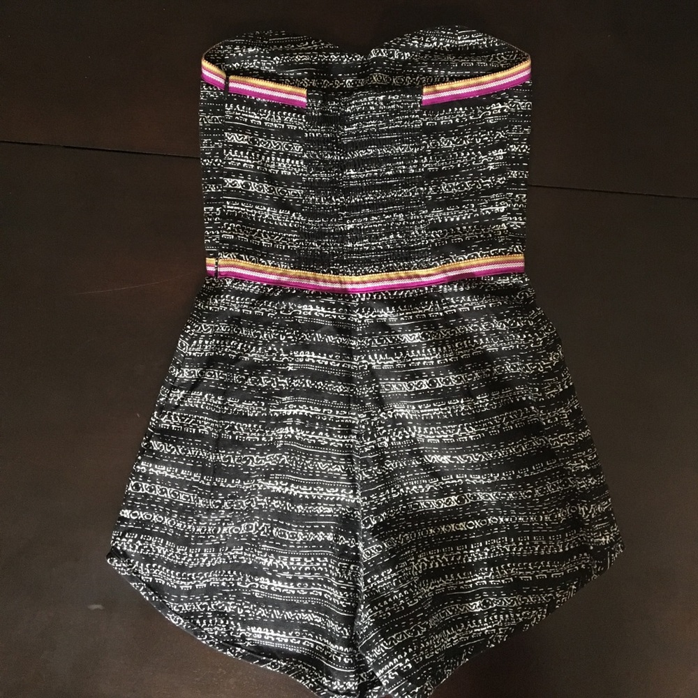 Dolce Vita "Raschel" Strapless Romper - Size XS - Picture 5 of 7