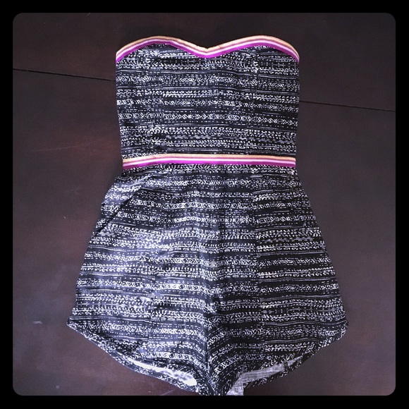 Dolce Vita "Raschel" Strapless Romper - Size XS - Picture 4 of 7