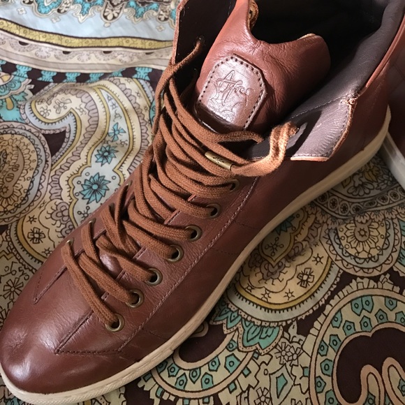 Hand made shoes from Kenyan maker - Picture 4 of 5