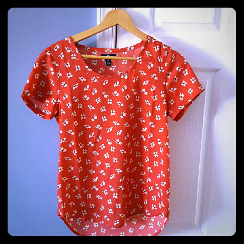 Red flower gap blouse