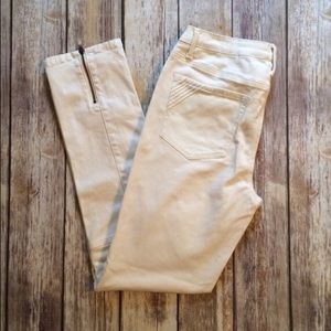 White zipper ankle moto jeans