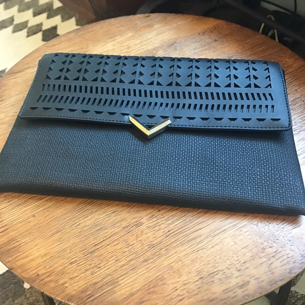 Stella & Dot City Slim Clutch - Black Perf.