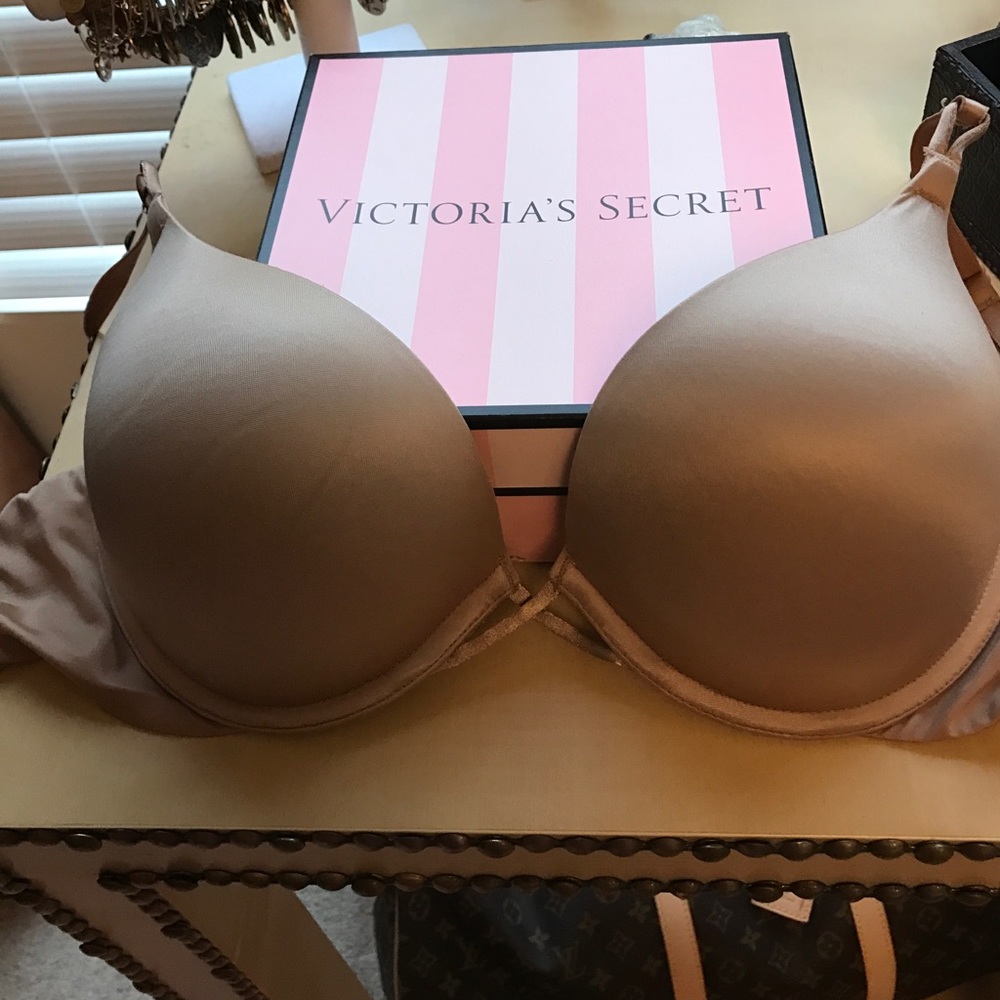 Victoria secret bombshell bra 32d
