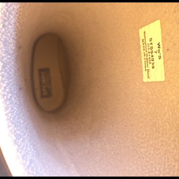 Rain boots - Picture 2 of 4