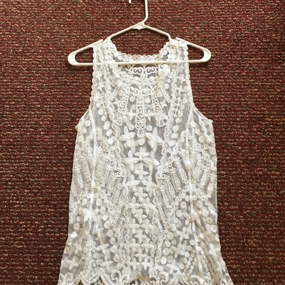 Tops - Gorgeous Floral Lace Top