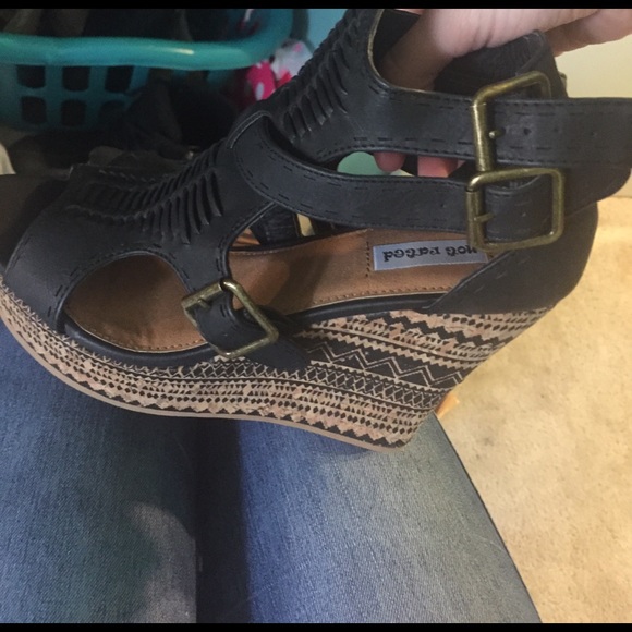 Heels - Picture 1 of 2