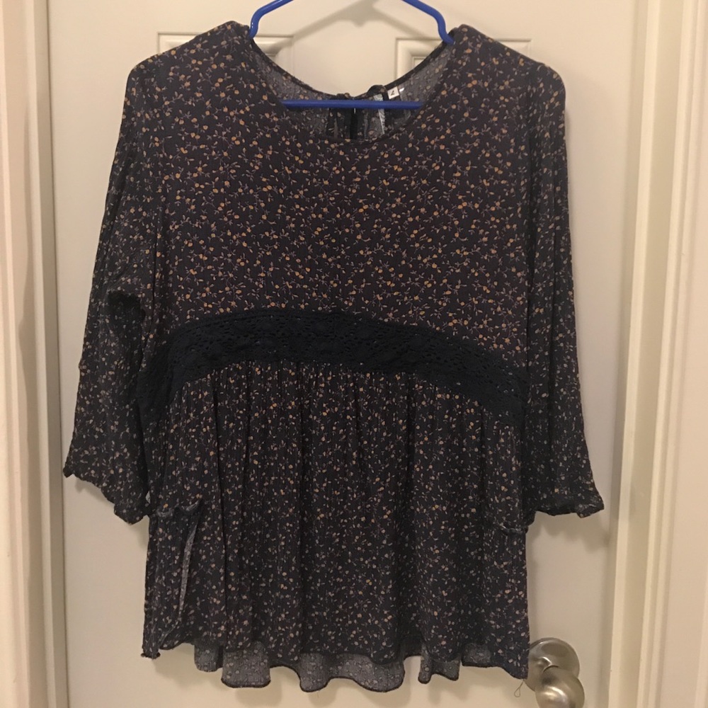 Women's boutique style peasant top