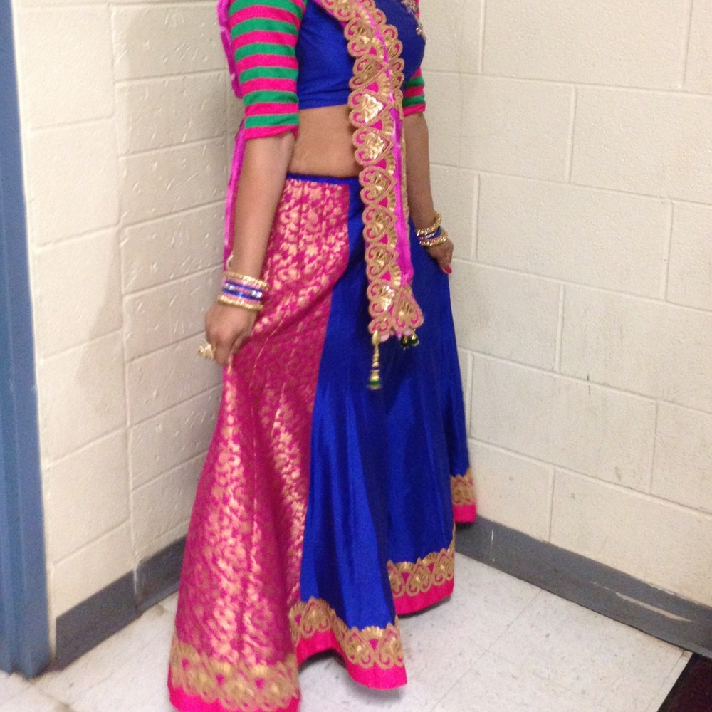 Chaniya choli - Picture 2 of 4
