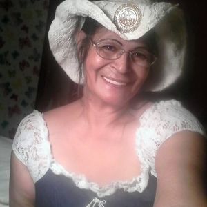 Meet your Posher, Lorrie