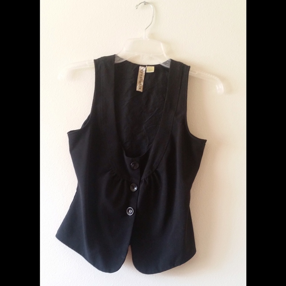 eyeshadow vest