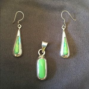 Pendent and Earring Set.