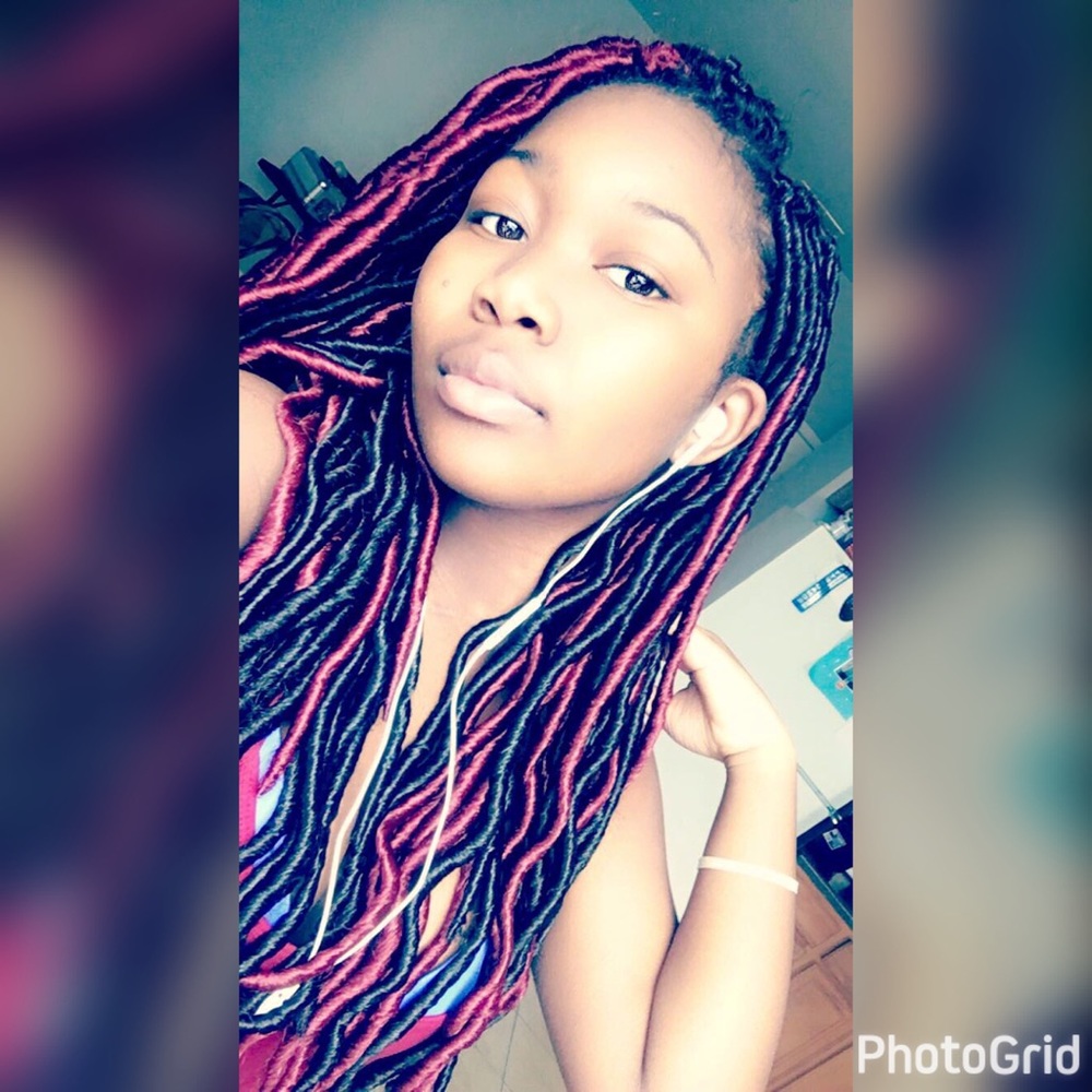 Meet your Posher, Cayla