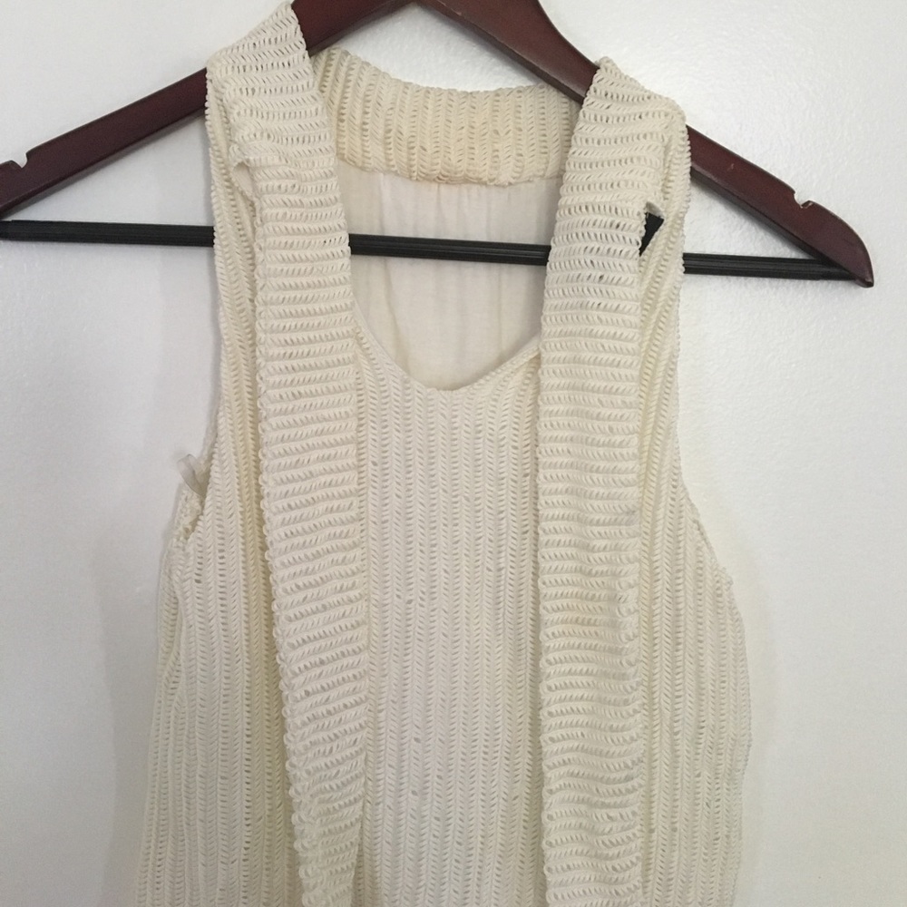 High neck sleeveless top - Picture 3 of 5