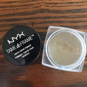 NYX Blonde Brow Pomade