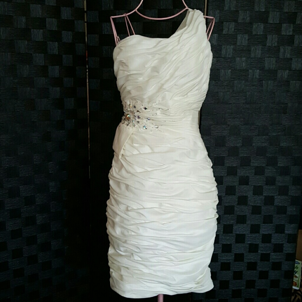 Beautiful ruched one shoulder cocktail dress